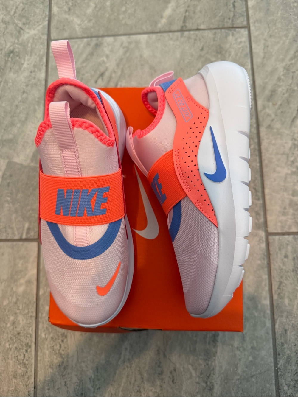 New girls Nike sz 1 Slip-On Shoes